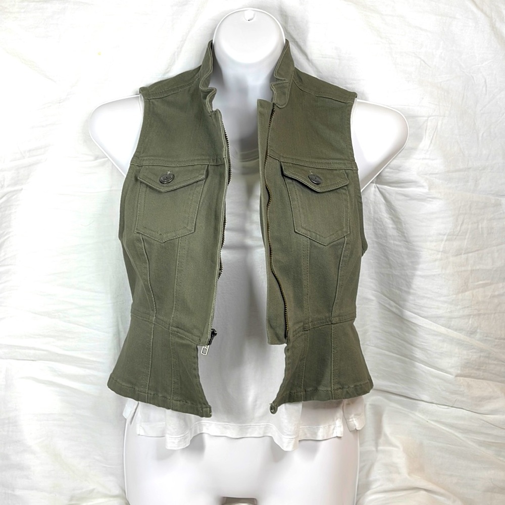 BCBGeneration army green Vest in XS